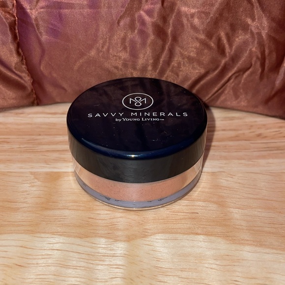 Young Living Other - NWT Savvy Minerals Loose Powder. Color = Passionate. 1.8g
